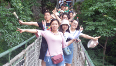 丟下所有的疲倦和理想，遠離繁華，讓心靈去旅行。