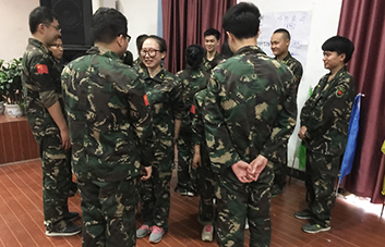 成功與放棄，也許只隔著一句贊美的距離！