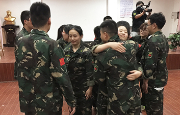人生不易，要學會贊美他人！